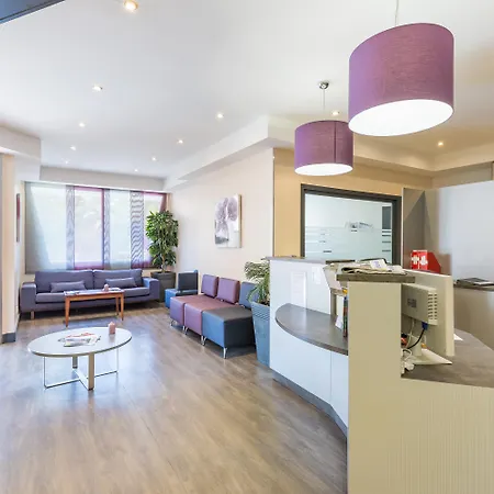 Brise De - Piscine Interieure & Exterieure 4*