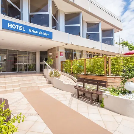 Otel Brise De - Piscine Interieure & Exterieure