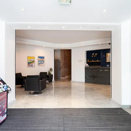 Brise De - Piscine Interieure & Exterieure Saint-Raphaël