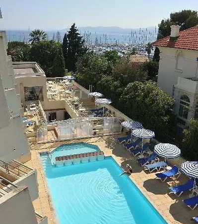Brise De - Piscine Interieure & Exterieure Otel 4*