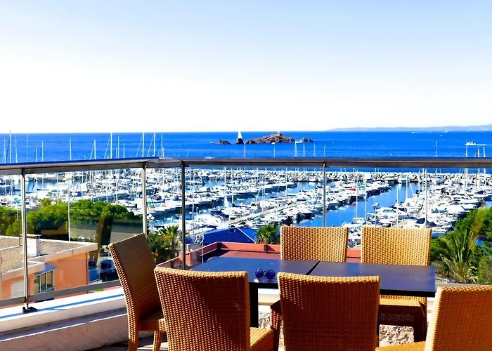 Hotel Brise De - Piscine Interieure & Exterieure 4*