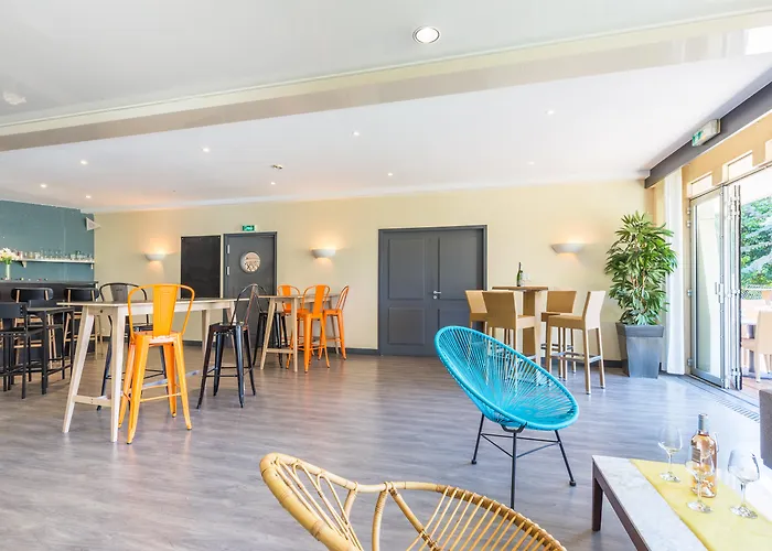 Brise De - Piscine Interieure & Exterieure Hotel