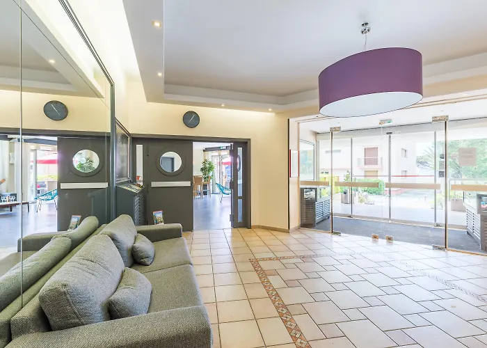 Brise De - Piscine Interieure & Exterieure