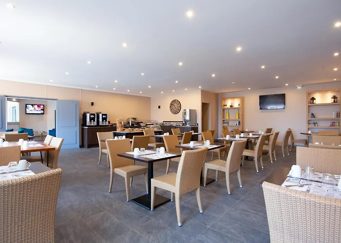 Brise De - Piscine Interieure & Exterieure Saint-Raphaël