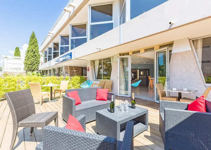 Brise De - Piscine Interieure & Exterieure Hotel