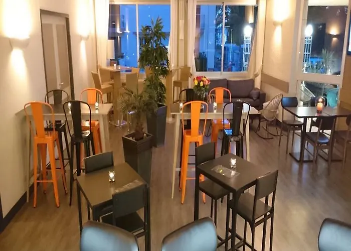 Brise De - Piscine Interieure & Exterieure Hotel 4*