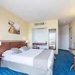 Brise De - Piscine Interieure & Exterieure 4*