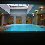 Brise De - Piscine Interieure & Exterieure 4*