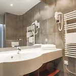 Brise De - Piscine Interieure & Exterieure 호텔 4*