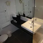 Brise De - Piscine Interieure & Exterieure 호텔 4*