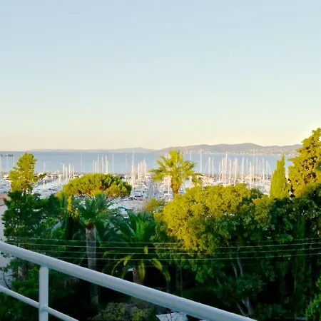 Brise De - Piscine Interieure & Exterieure Saint-Raphaël