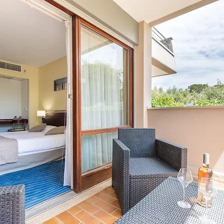 Hotel Brise De - Piscine Interieure & Exterieure 4*