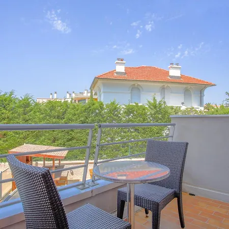Brise De - Piscine Interieure & Exterieure Hotell