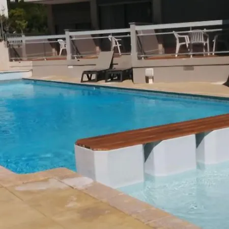 Brise De - Piscine Interieure & Exterieure 호텔