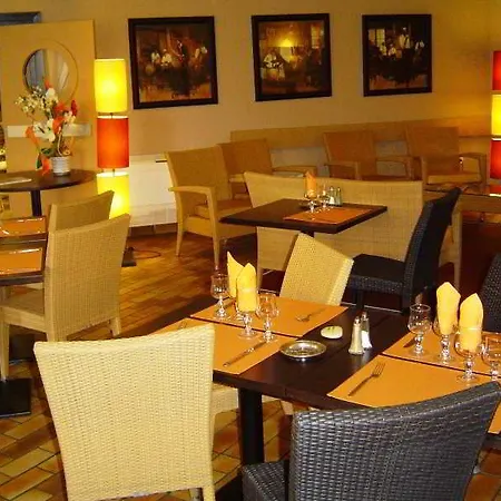 Brise De - Piscine Interieure & Exterieure Szálloda