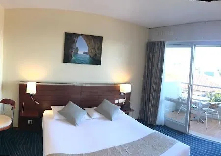 Brise De - Piscine Interieure & Exterieure Hotel 4*