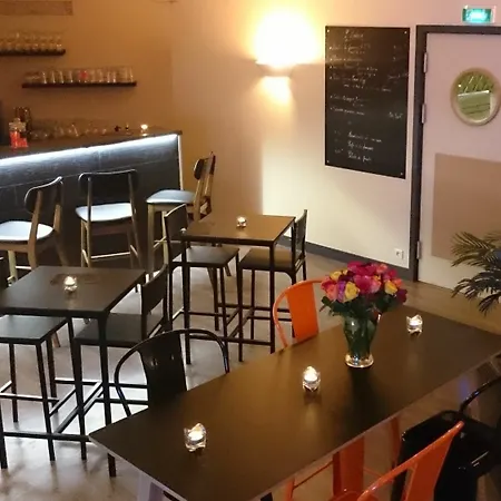 Brise De - Piscine Interieure & Exterieure Szálloda 4*