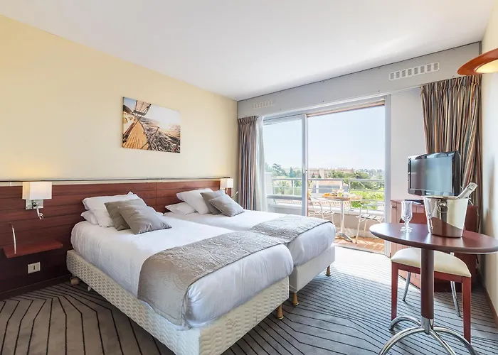 Hotel Brise De - Piscine Interieure & Exterieure