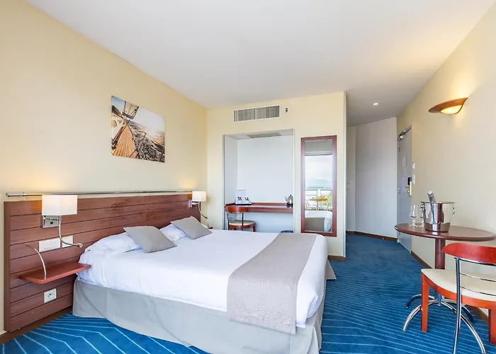 Brise De - Piscine Interieure & Exterieure 4*