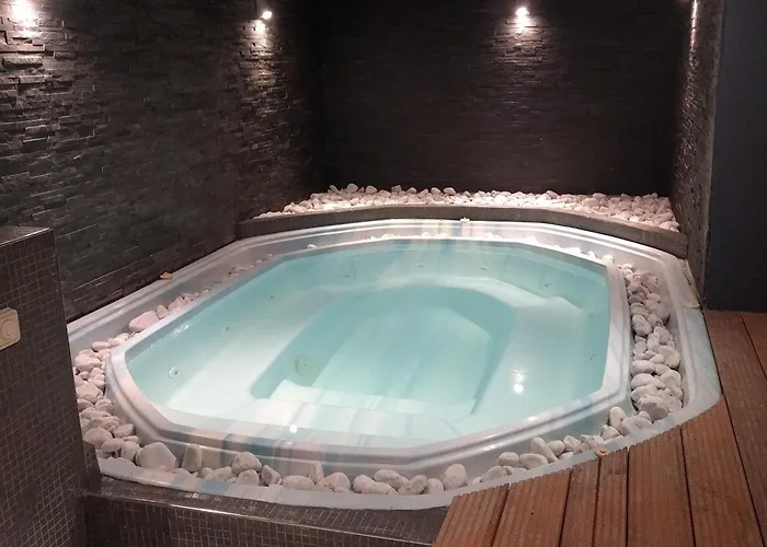 Brise De - Piscine Intérieure&extérieure 4*