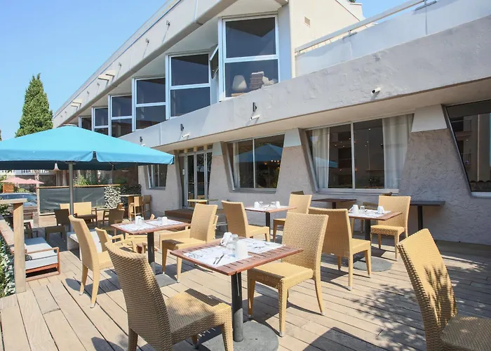 Brise De - Piscine Interieure & Exterieure Hotel