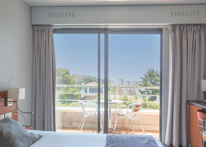 Hotel Brise De - Piscine Interieure & Exterieure