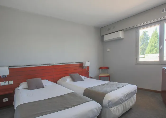 Brise De - Piscine Interieure & Exterieure 4* Saint-Raphaël