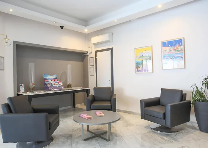 Brise De - Piscine Intérieure&extérieure Hotel