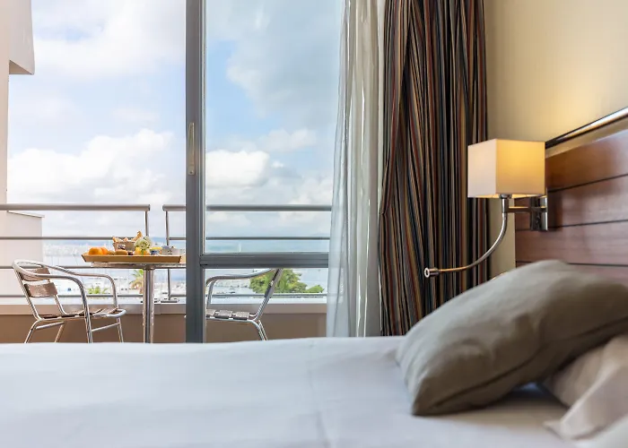 Brise De - Piscine Interieure & Exterieure Hotel 4*