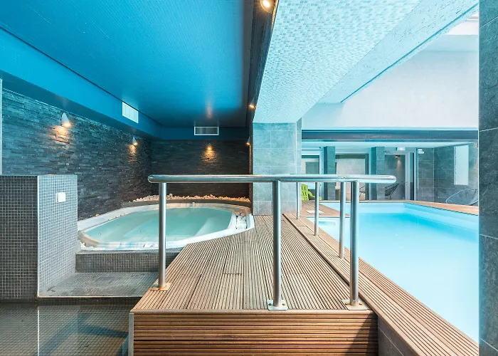 Brise De - Piscine Interieure & Exterieure Hotel