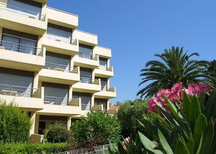 Brise De - Piscine Intérieure&extérieure Saint-Raphaël