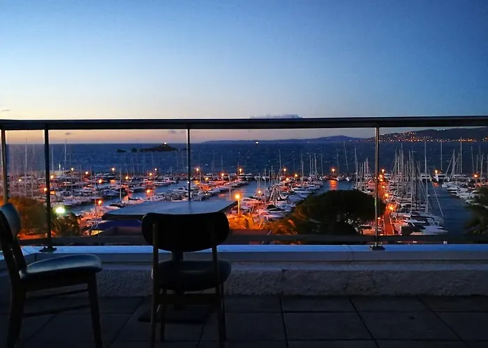 Brise De - Piscine Interieure & Exterieure 4* Saint-Raphael (Var)