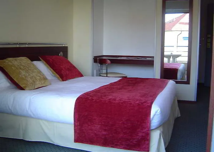 Brise De - Piscine Interieure & Exterieure 4* Saint-Raphael (Var)