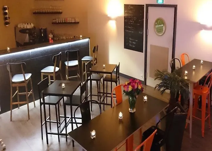 Brise De - Piscine Interieure & Exterieure 4*